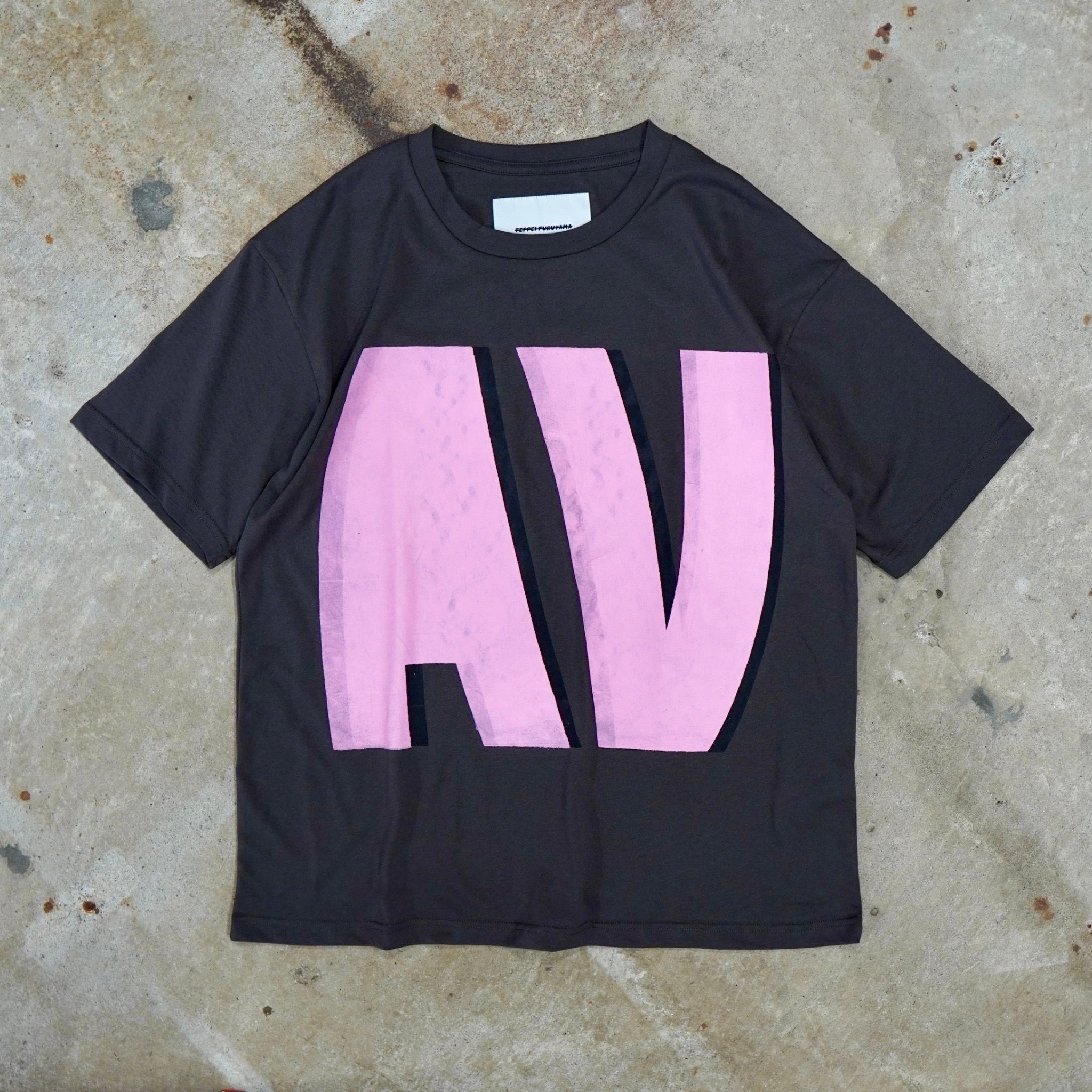 AV T-SHIRT