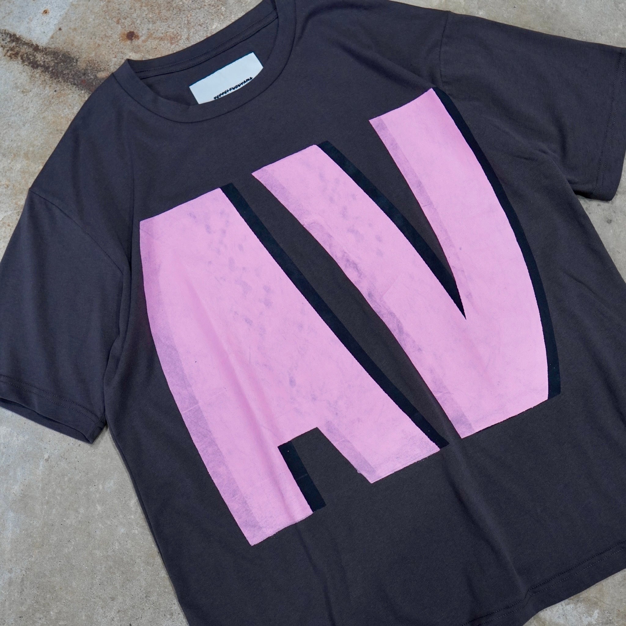 AV T-SHIRT