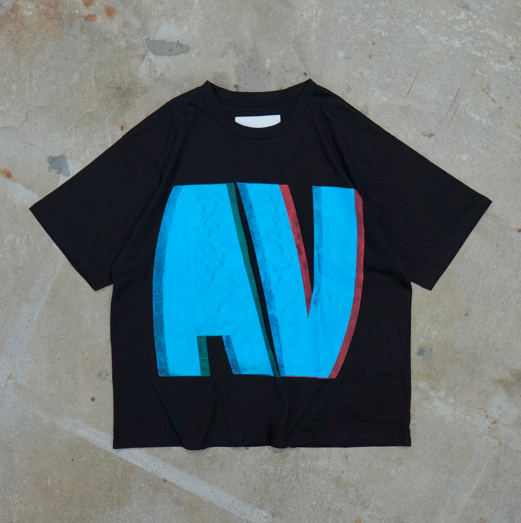 AV T-SHIRT