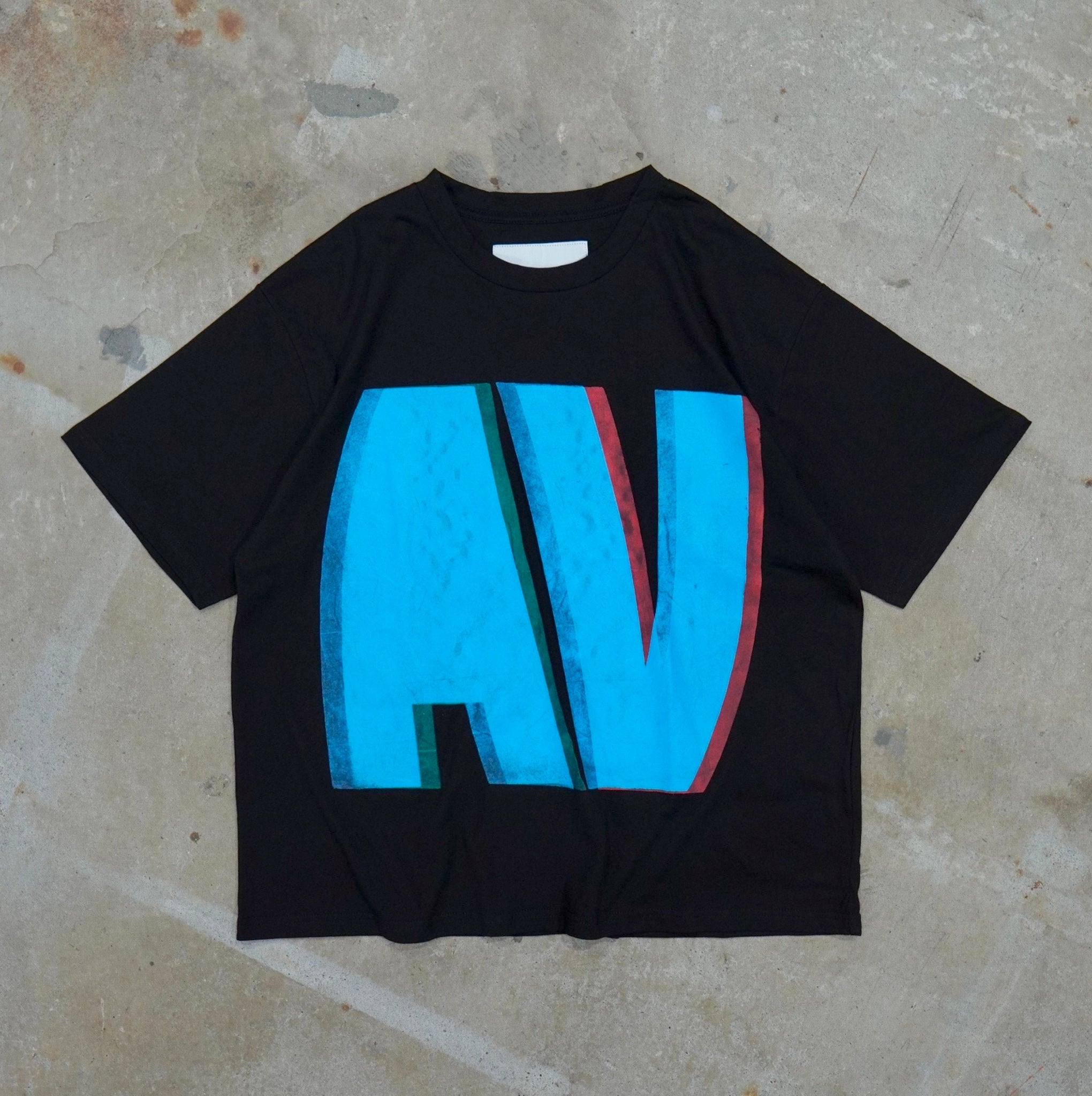 AV T-SHIRT