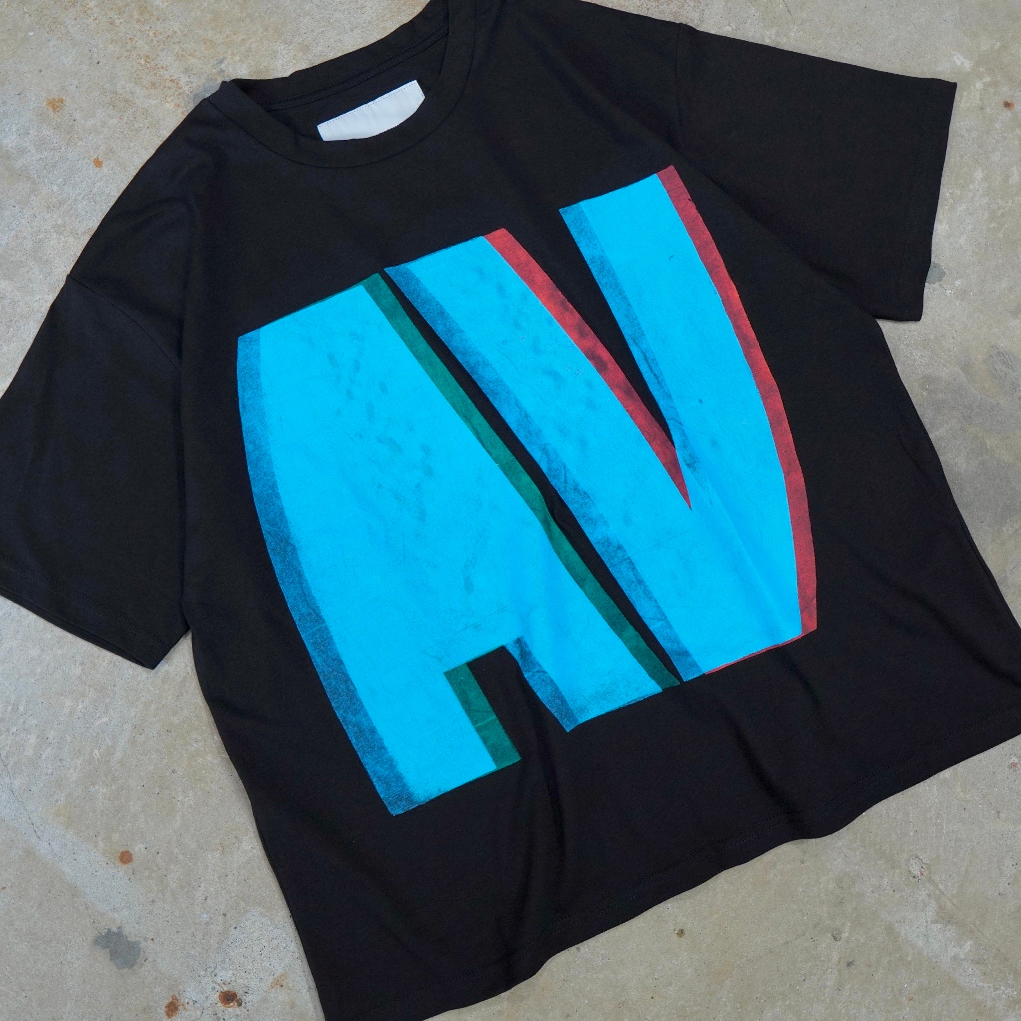 AV T-SHIRT