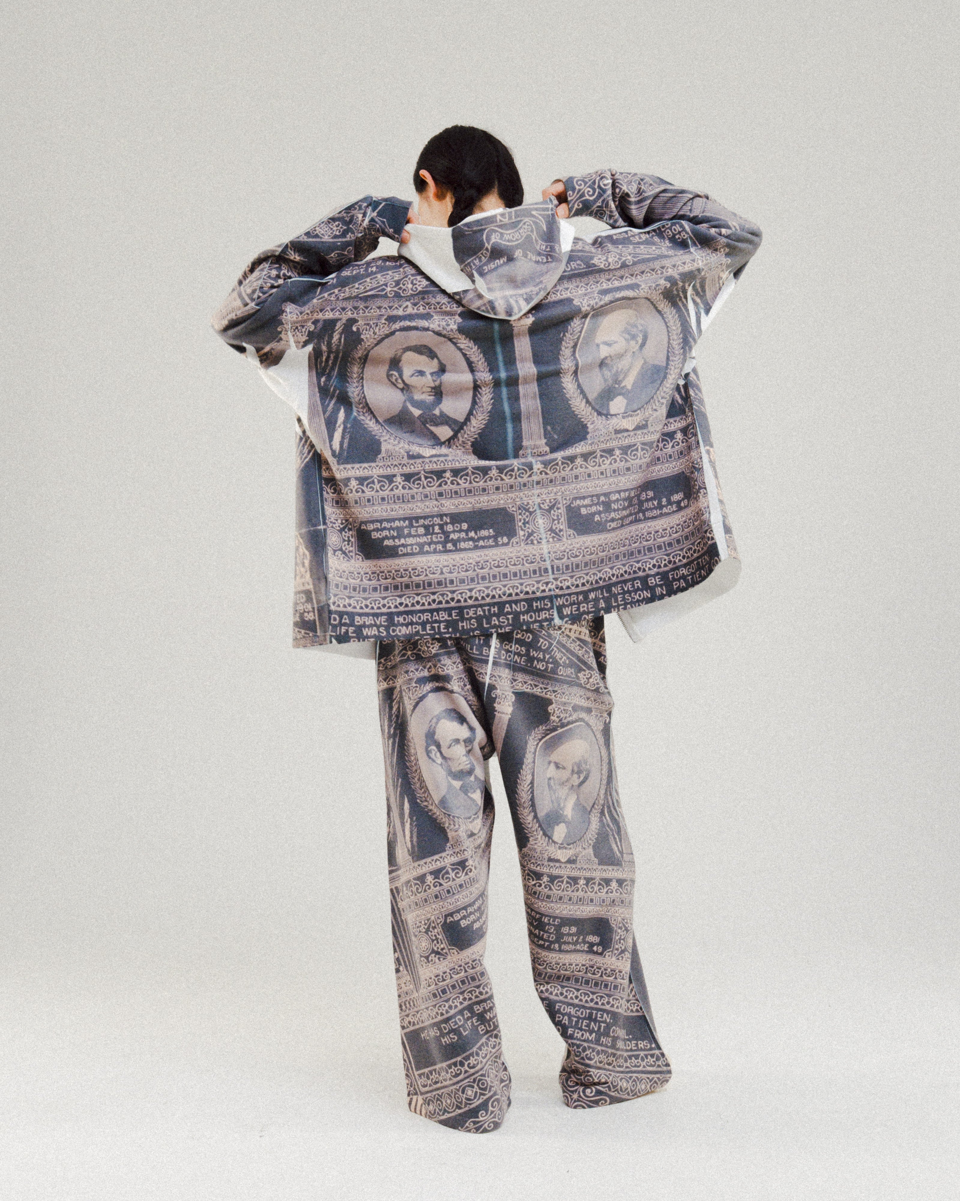 ART PRINT W-ZIP PARKA